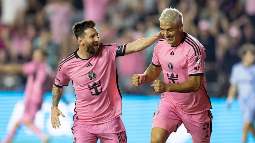 Suárez takes care of his own club in Uruguay and receives help from Messi