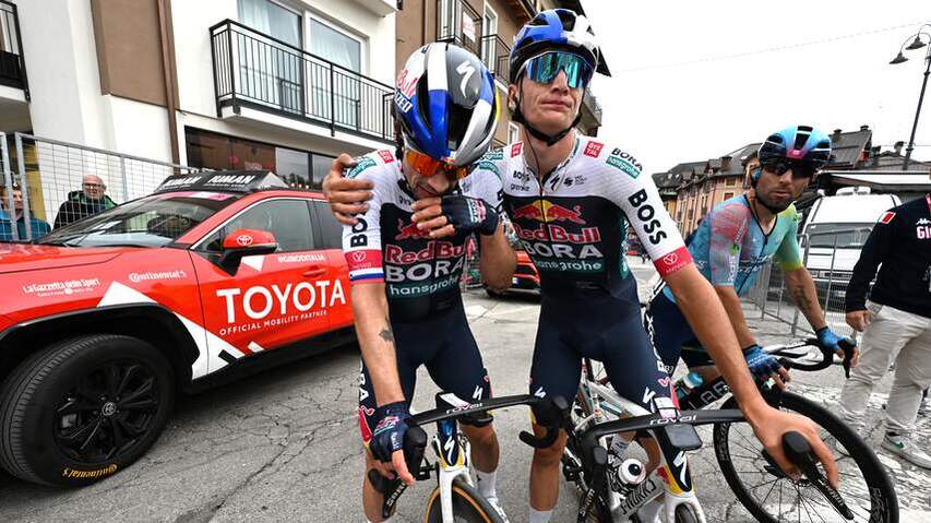 Top favorite Roglic loses a lot of time in fifteenth stage Giro d'Italia
