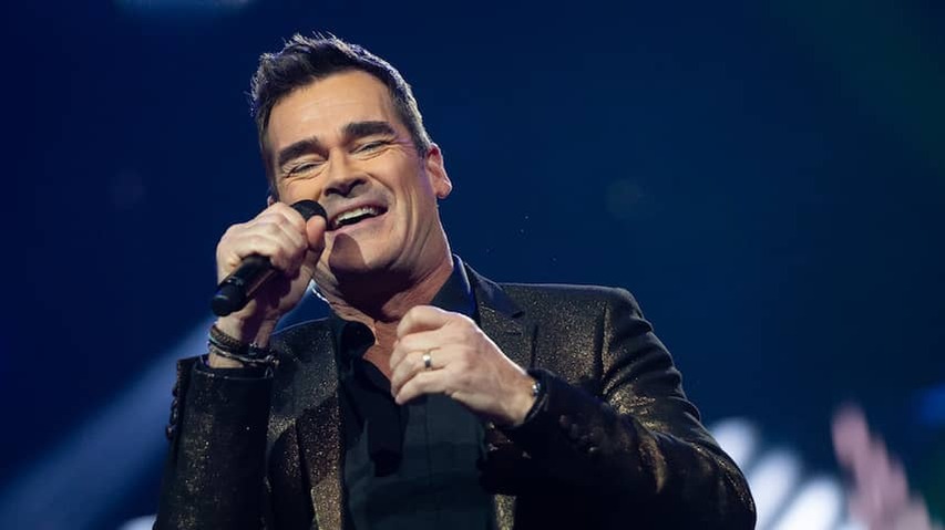 Jeroen van der Boom gets a Platina Award before you are so