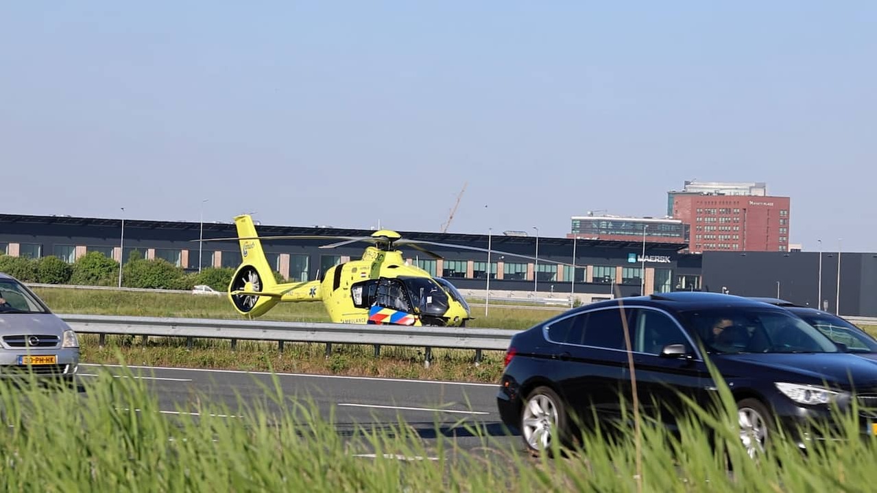 Image from Video: Trauma Helicopter on A4 near Schiphol After Serious Accident