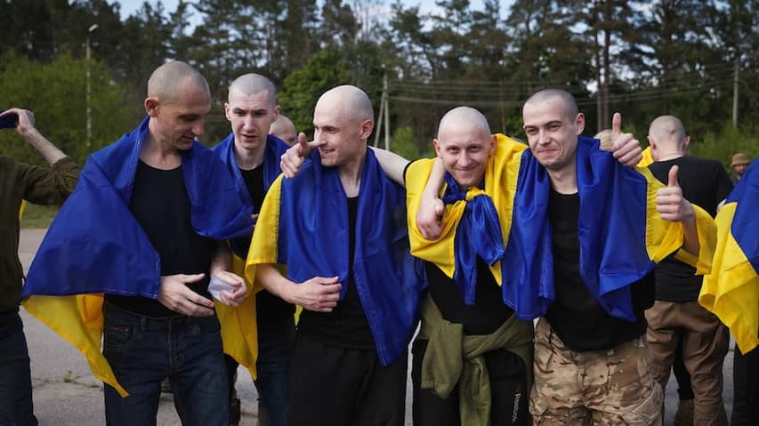 Ukraine and Russia started the largest prisoners' exchange since the start of war