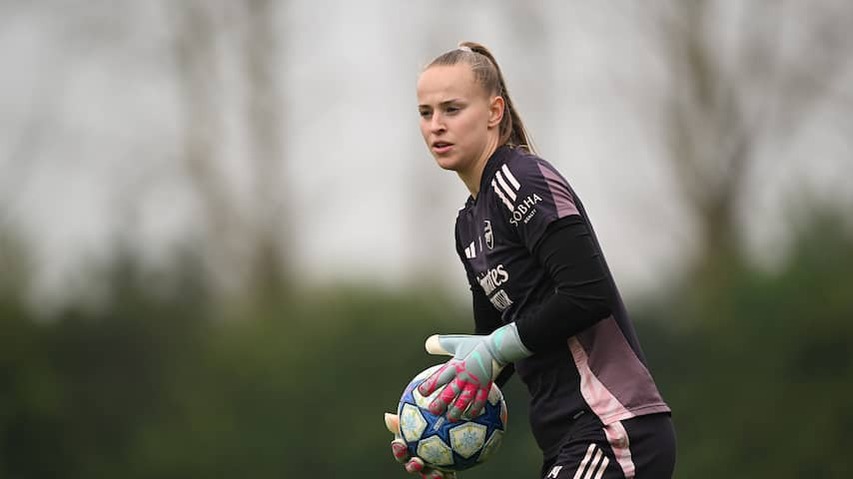 Orange women without Van Domselaar in Nations League match with Germany