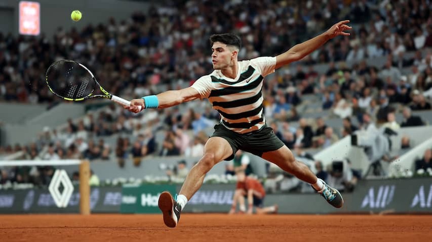 Alcaraz in four sets to third round, former finalist Ruud surprisingly eliminated
