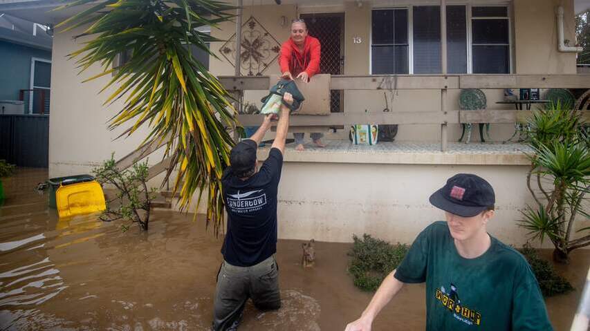 Five dead in floods in Australia, 50,000 people locked up in their homes