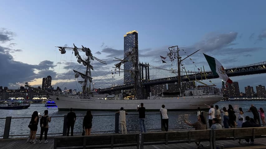 Two dead after sailing ship of Mexican navy bumps into Brooklyn Bridge