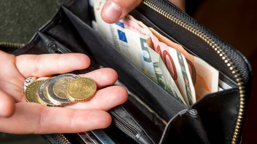 New advice to get cash: 'Get different notes and coins'