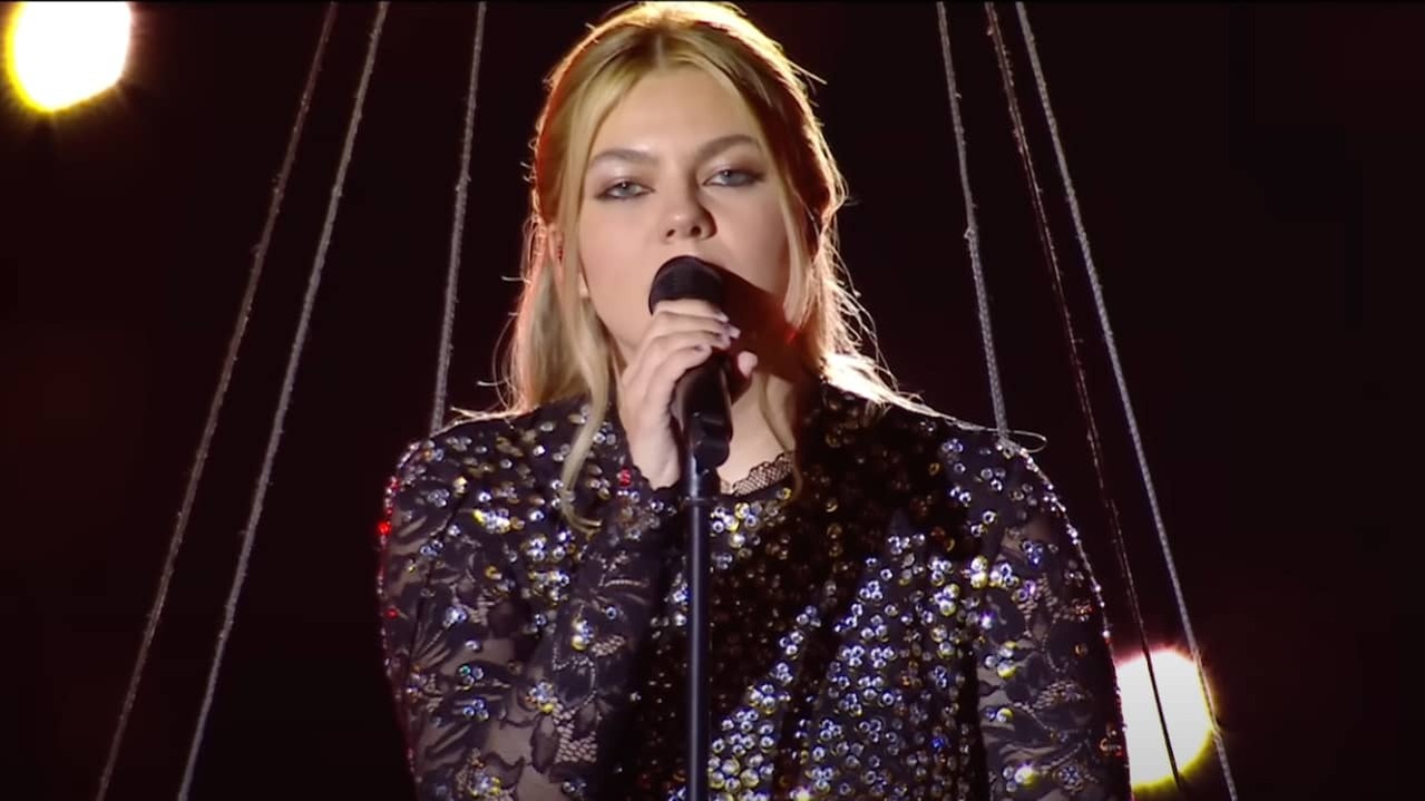 Image from Video: France - Louane - Maman