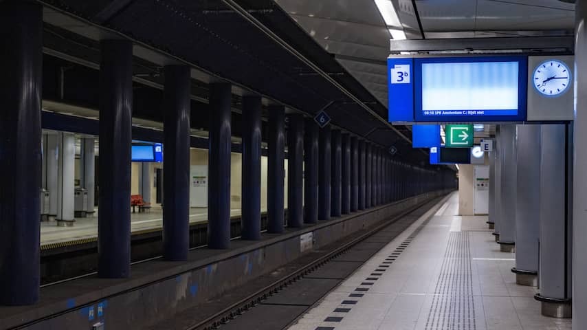 Train failure around Schiphol, according to Minister, possibly caused by sabotage