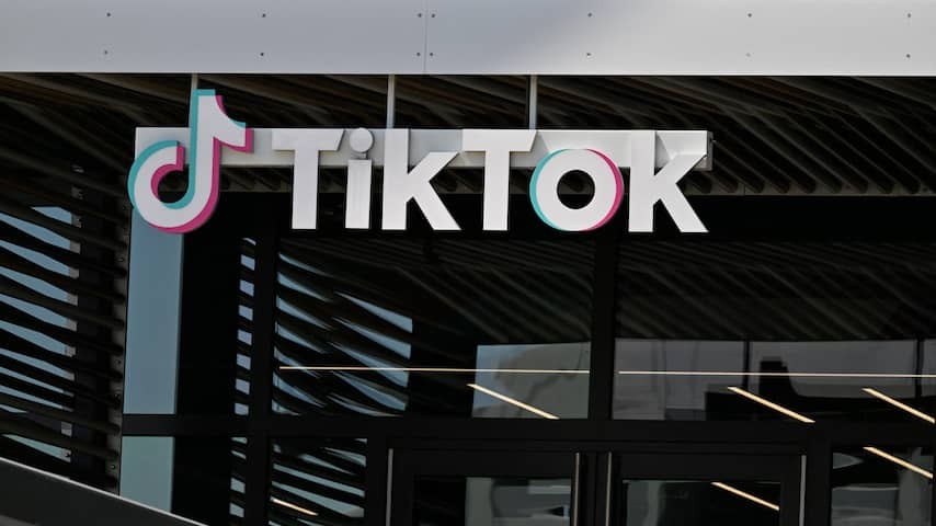 Trump posts Tiktok ban even three months