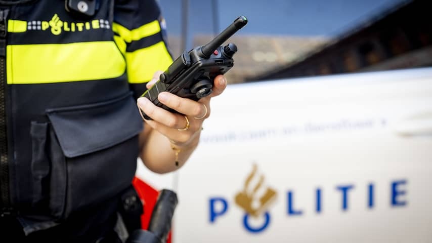 Man (48) and teenager arrested after mistreatment on football field Oud-Beijerland