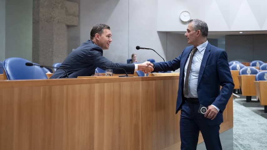 Opposition once again joins forces against educational burden