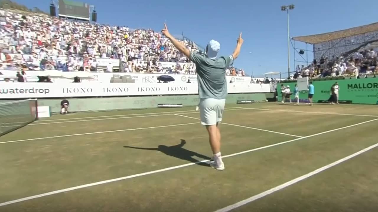 Image from Video: Greek track wins ATP tournament Mallorca and shows top shape towards Wimbledon