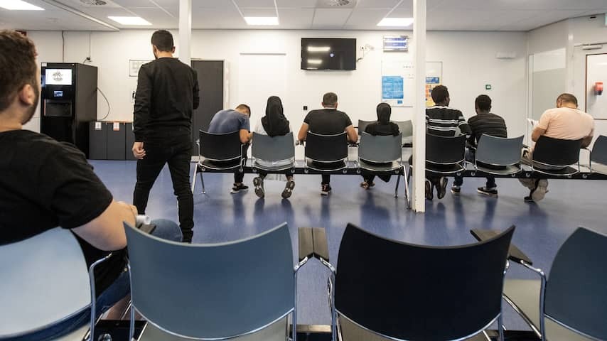 Cabinet must make a document about the country of origin asylum seekers