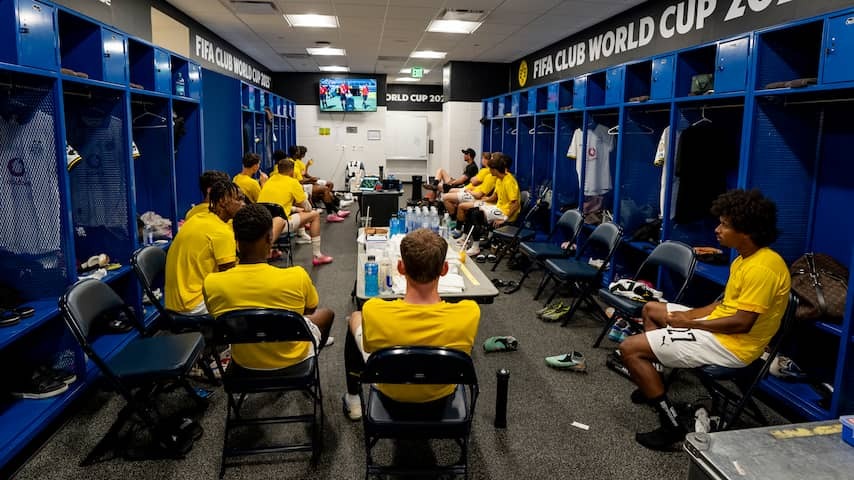 Reserve players Dortmund stay in dressing room during the World Cup duel during the World Cup duel