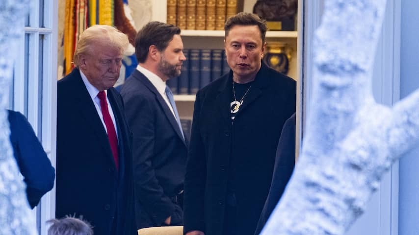 Bom bursts between Trump and Musk: 'Two flying, powerful men with egos'