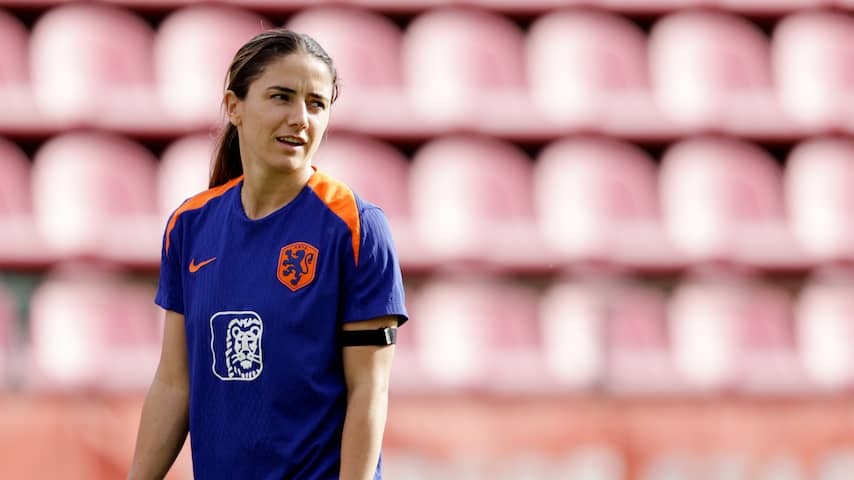 Football player Daniëlle van de Donk married to teammate Ellie Carpenter