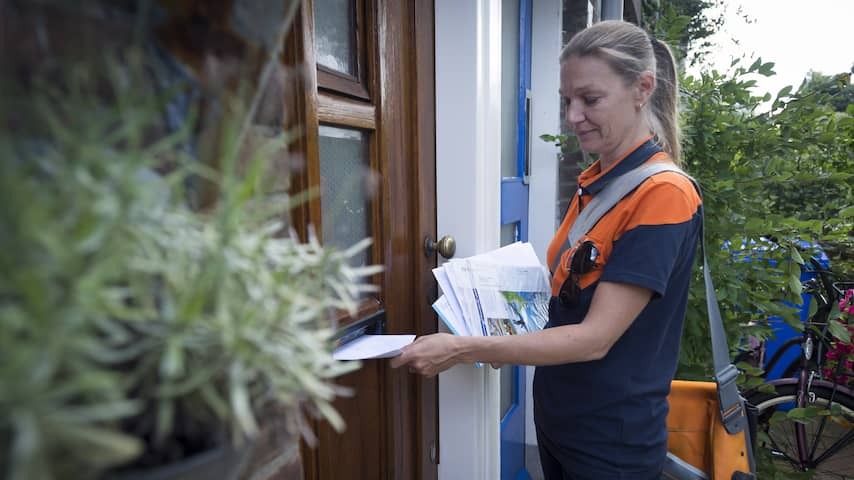Minister wants to give PostNL extra day to deliver mail