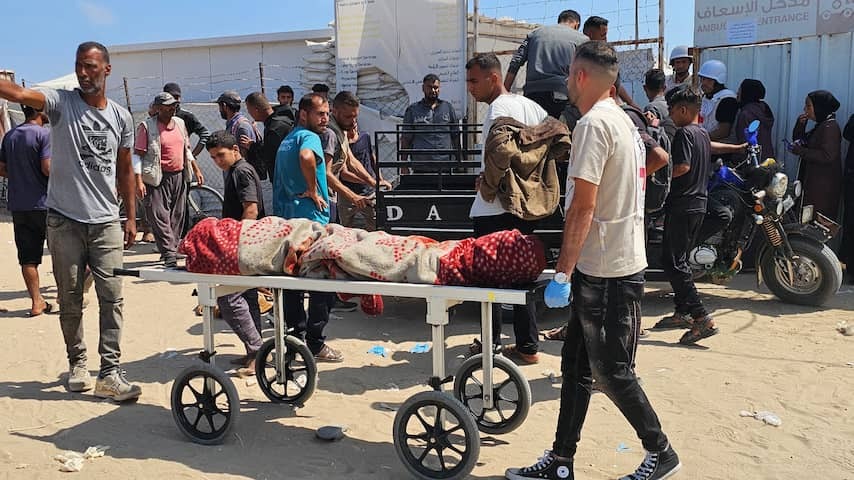 At least twenty dead and two hundred injured by attack on a helmet point in Gaza