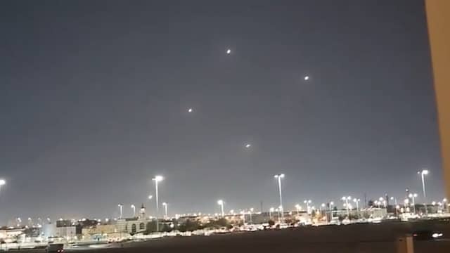 Image from Video: Iran fires rockets on Bases from US in Qatar