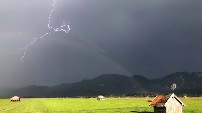 Three hikers die due to lightning strike at Austrian mountain top