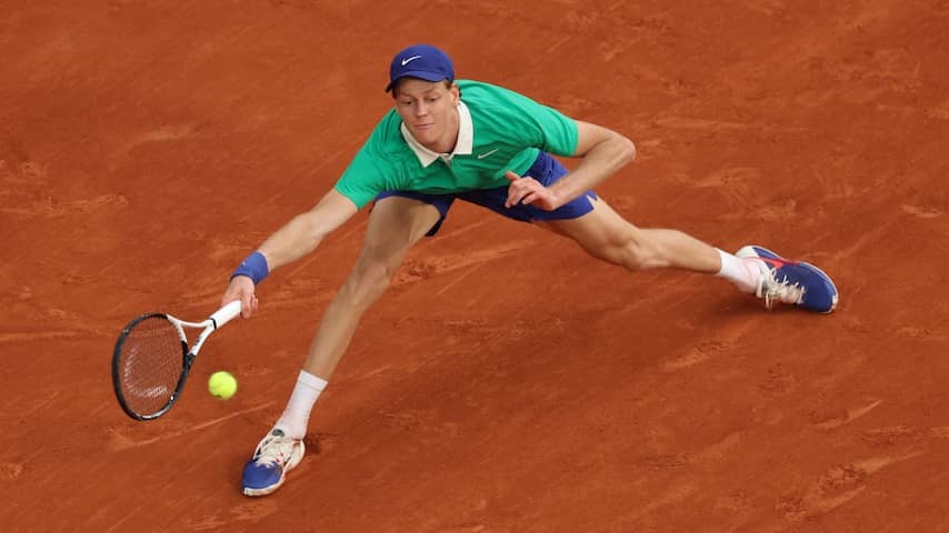 Sinner goes on to Roland Garros semi -finals and meets Djokovic or Zverev