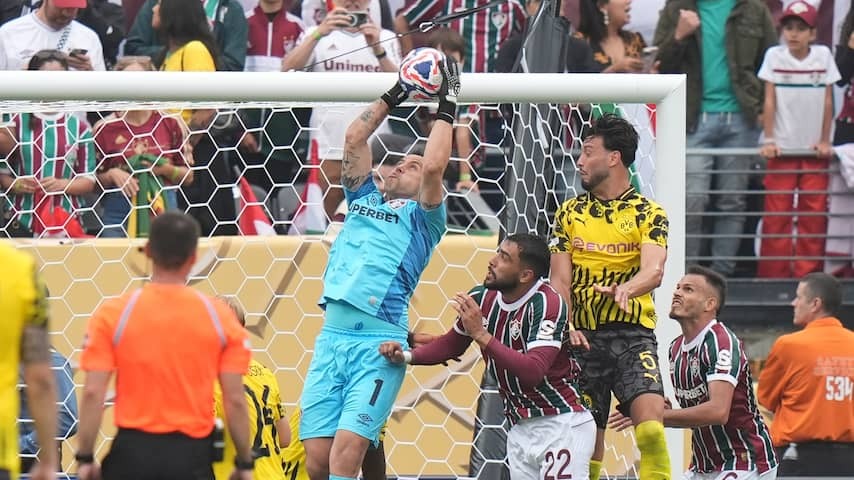 Dortmund fails to pass 44-year-old keeper and starts the World Cup with a draw