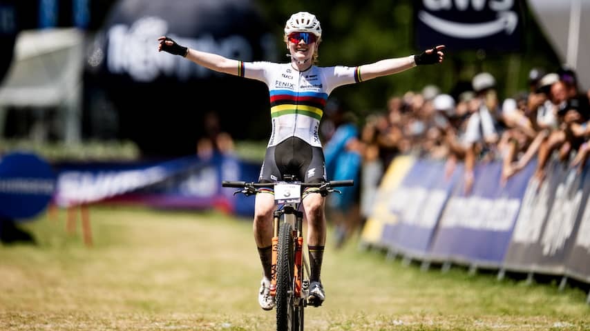 Puck Pieterse takes care of a scoop in Italy with a new mountain bike victory in Italy