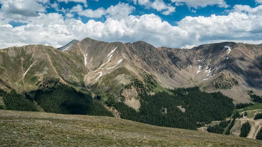 Mountain climbers hit by lightning and saved with helicopter in Colorado