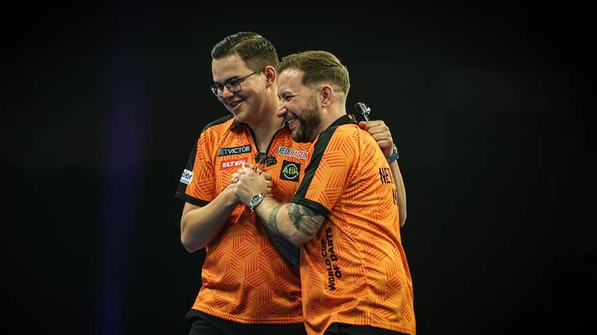 Noppert and Van Veen start World Cup of Darts with victory in eight minutes