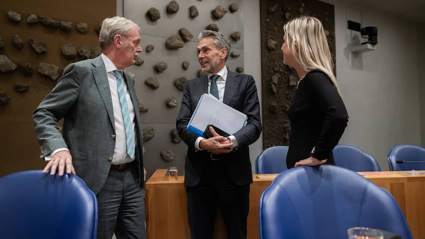 Outgoing cabinet is allowed by room with most plans