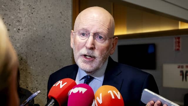 Image from Video: Timmermans: 'Sad that the country is standing still for so long'