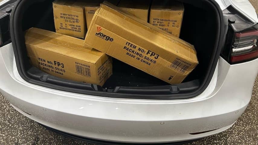 Germany takes Dutch people with more than 500 kilos of illegal fireworks in car