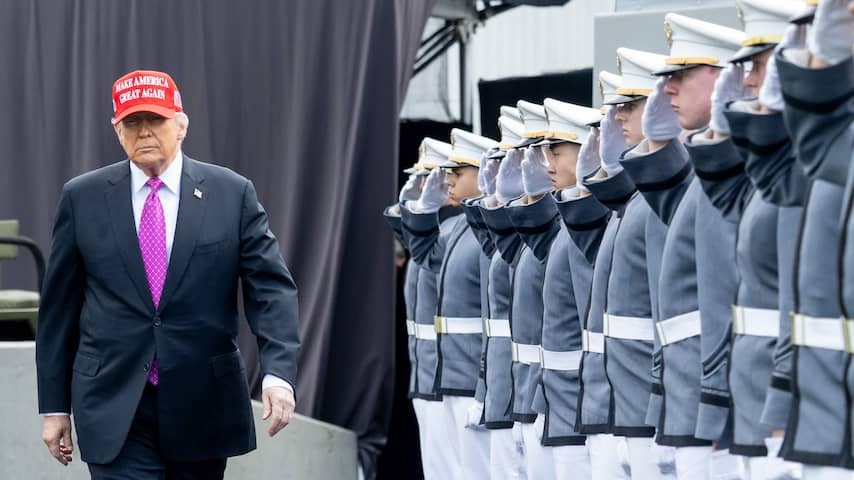American army is going to dismiss transgender soldiers