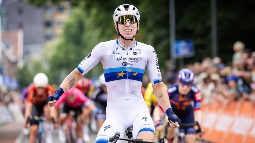 Wiebes sprints again to the Dutch title in Ede, Vos and Vollinging