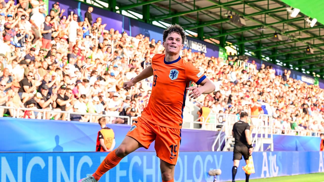 Image from Video: Van Bergen Lobs The Ball in Against Ukraine for Jong Oranje