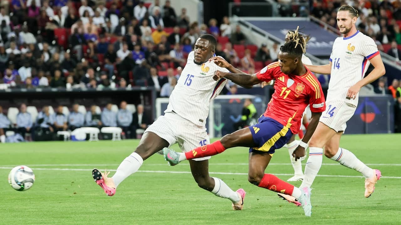 Image from Video: Williams Blasts Ball Into Roof of the Net Against France