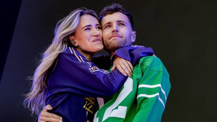 Standing ovation for Suzan & Freek on Return to Podium: 'Only today counts'