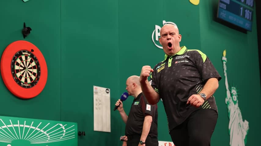 Van Gerwen convincingly wins first match in New York at Comeback after divorce
