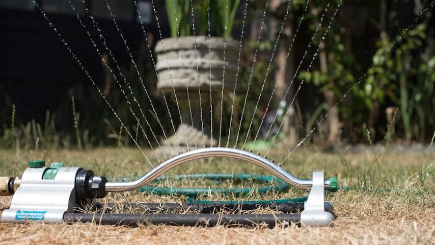 Brussels asks European countries to use less water
