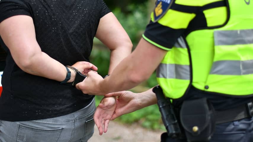 Confused man after more than seven -hour police action arrested in Limburg