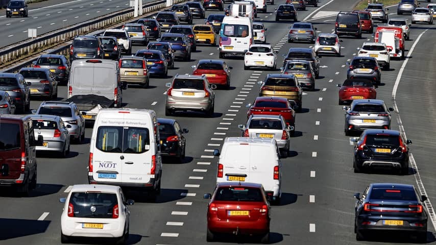 Traffic around Amsterdam 'completely stuck' due to dense pointed strips
