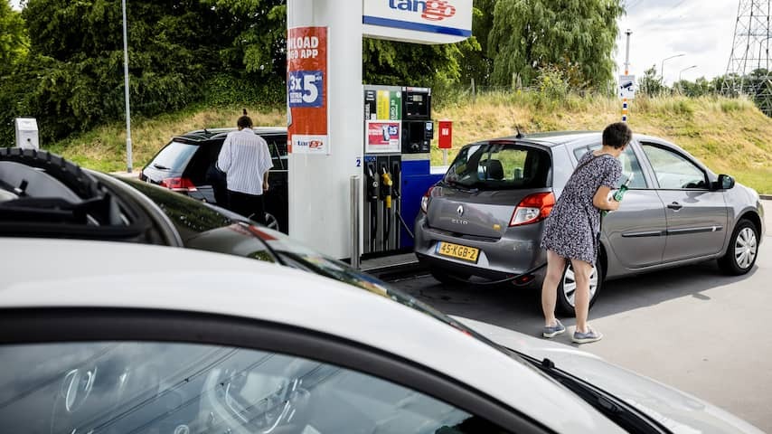 Gasoline in a day more than 1 cent more expensive due to tensions in Middle East