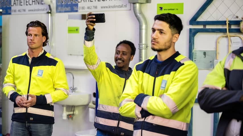 Status holder Training Construction