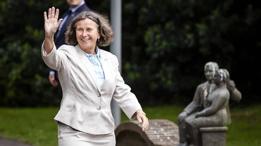 Outgoing cabinet will continue to be asylum in the near future with asylum plans