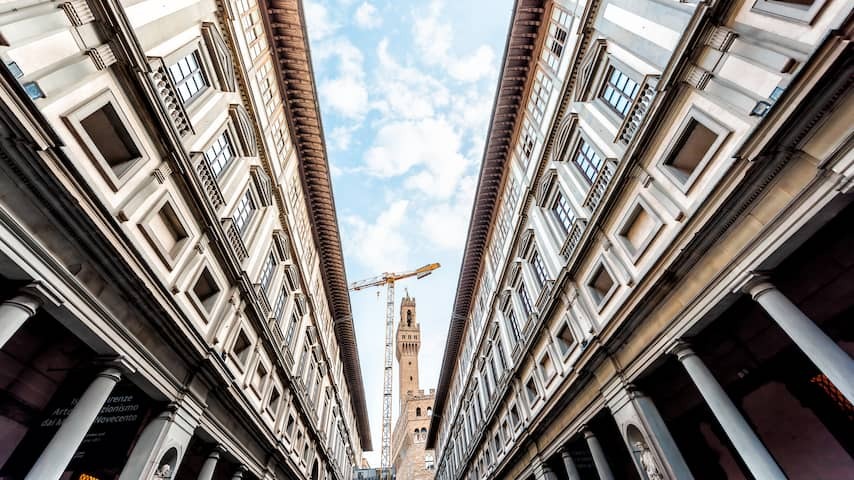 After twenty years, Florence will be relieved of a construction crane who was an eye on the eye
