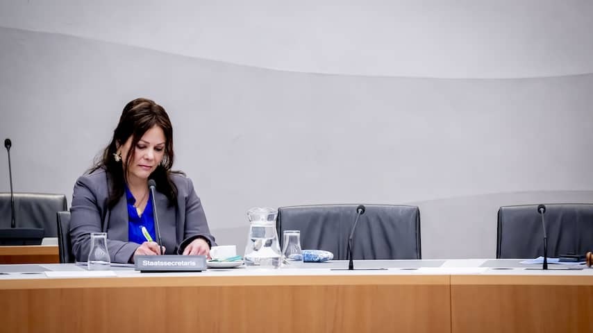 Cabinet will apologize to children affected by allowance affair