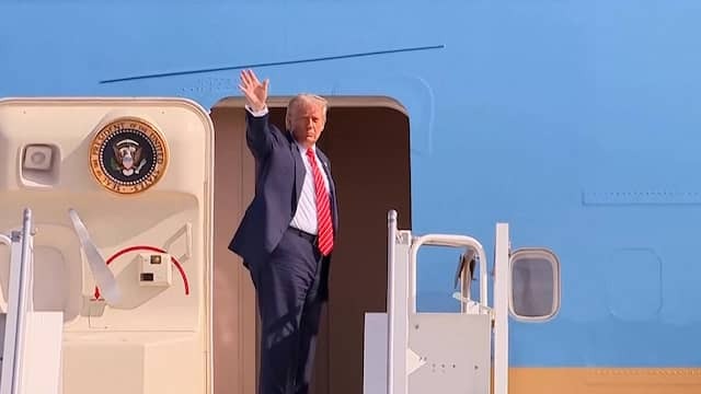 Image from Video: Trump waves one more time and leaves with Air Force One from the Netherlands