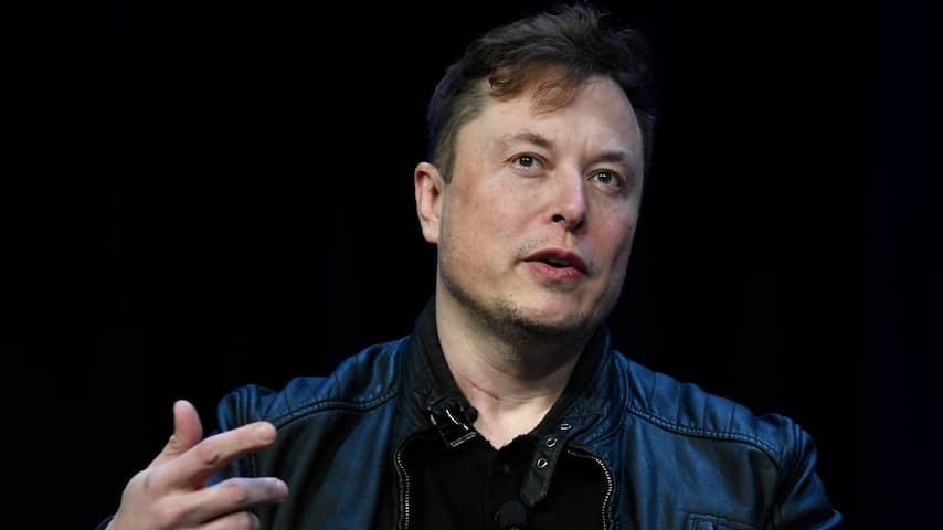 Elon Musk dismisses confidant because of falling sales figures Tesla