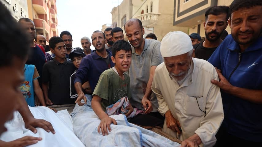 Kill in Israeli attacks in Gaza, including children who got water