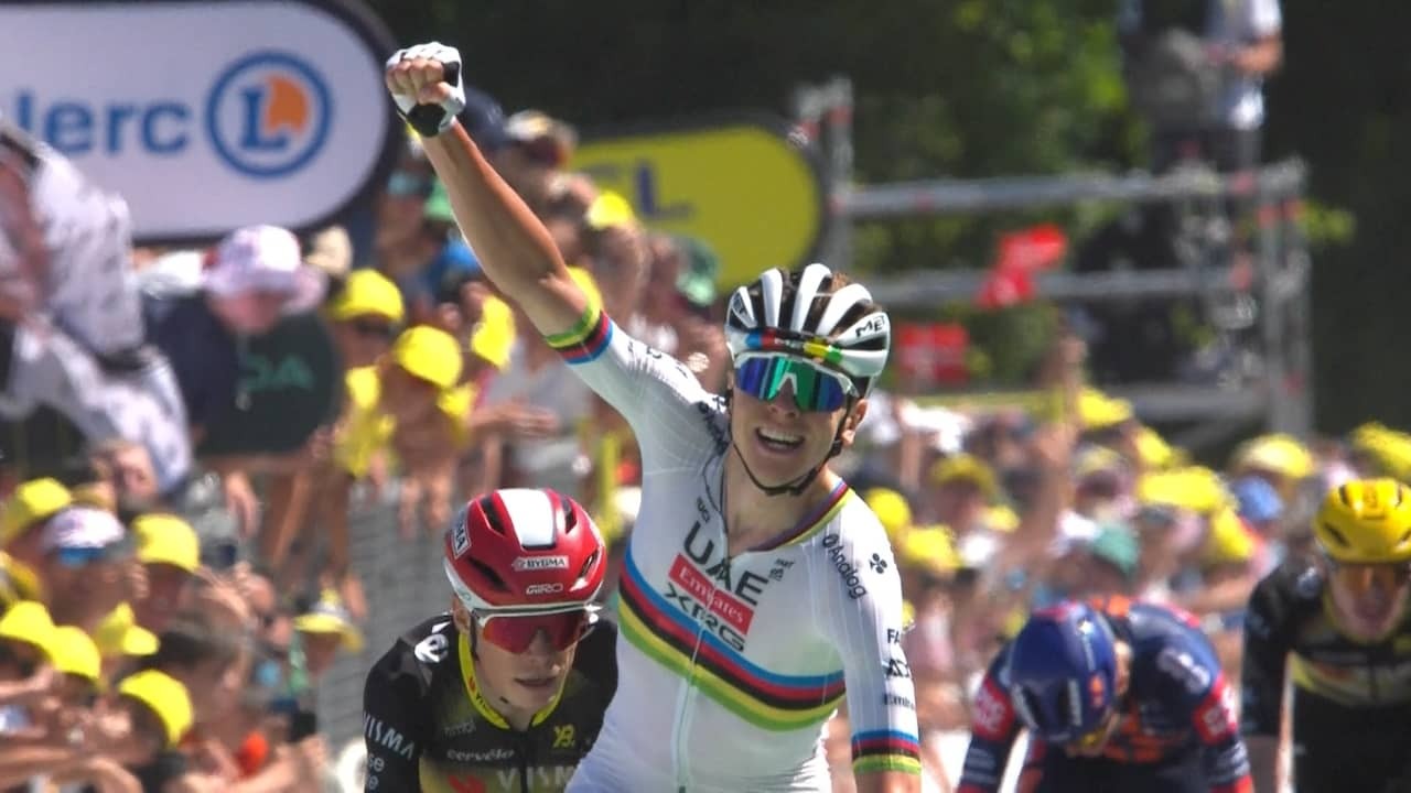 Image from Video: Pogacar is right and finger and wins seventh Tour stage